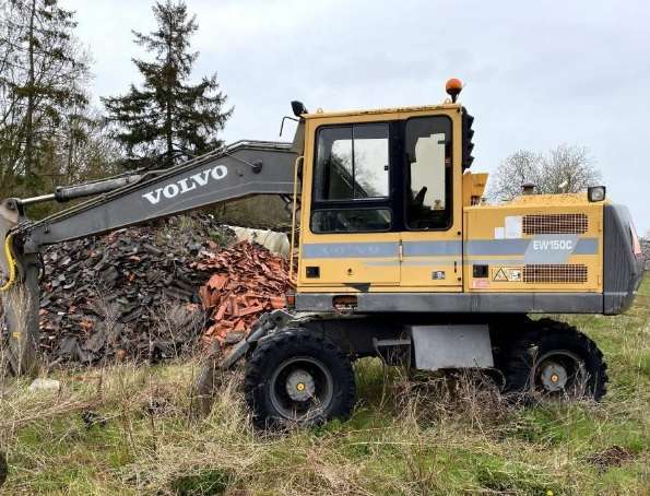 VOLVO EW150C EXCAVATOR POST IMAGE