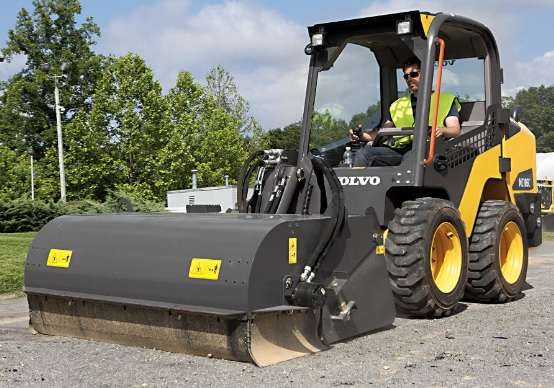 VOLVO MC105C SKID STEER LOADER POST IMAGE