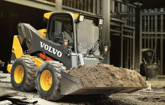 VOLVO MC115C SKID STEER LOADER POST IMAGE