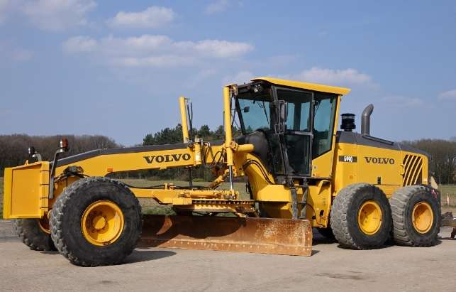 VOLVO G990 MOTOR GRADER POST IMAGE