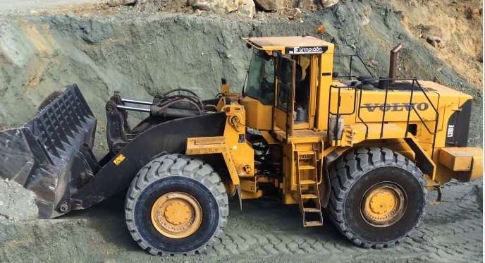 VOLVO L330E WHEEL LOADER POST IMAGE