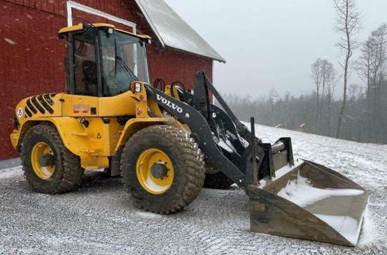 VOLVO L40B COMPACT WHEEL LOADER POST IMAGE