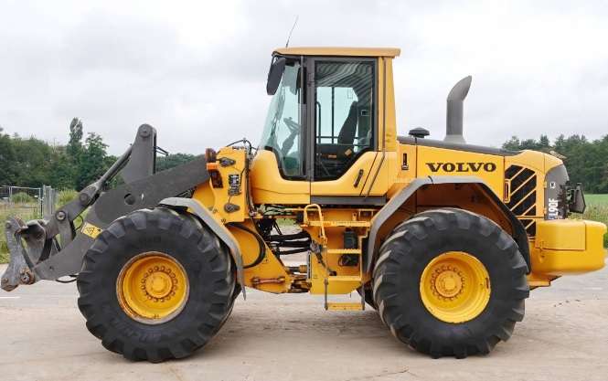 VOLVO L90F WHEEL