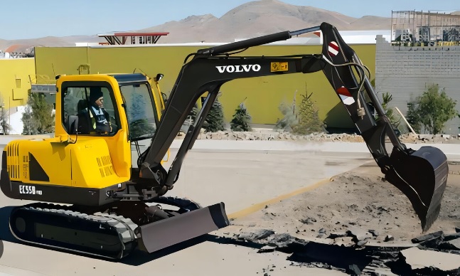 VOLVO EC55-2 COMPACT EXCAVATOR