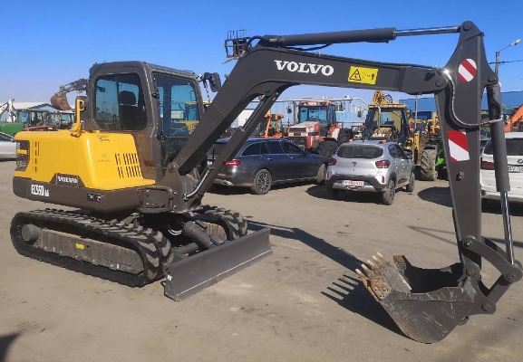 VOLVO EC55 COMPACT EXCAVATOR PROMO IMAGE