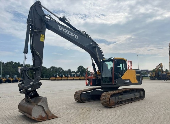 Volvo EC200B Excavator POST IMAGE